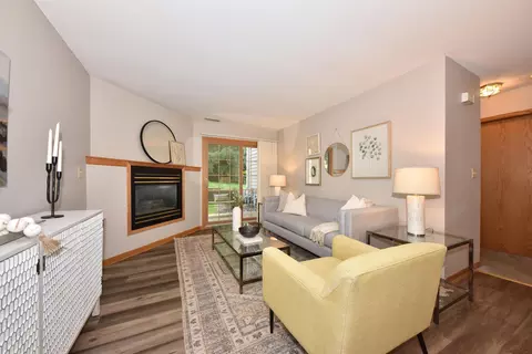 18575 Brookfield Lk #61, Brookfield, WI 53045