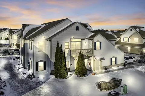 1079 Stratford #201, Mount Pleasant, WI 53406