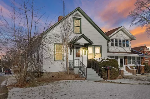 2612 Roosevelt, Kenosha, WI 53143