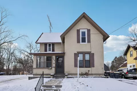 220 Waverly, Waukesha, WI 53186