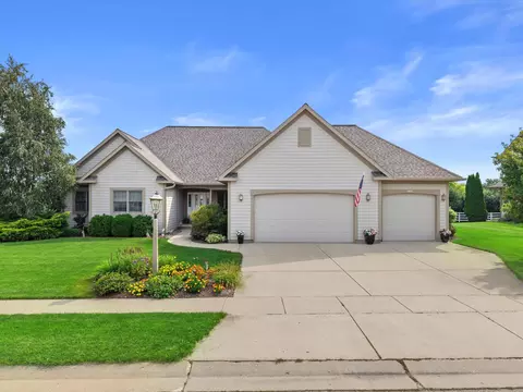 1289 Ridgeside, Oconomowoc, WI 53066