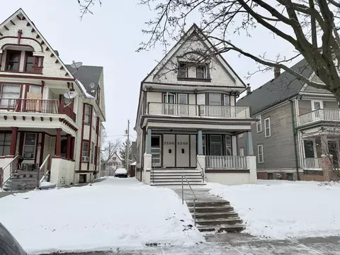 3206 W Mckinley, Milwaukee, WI 53208