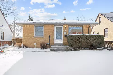 2813 E Allerton, Saint Francis, WI 53235
