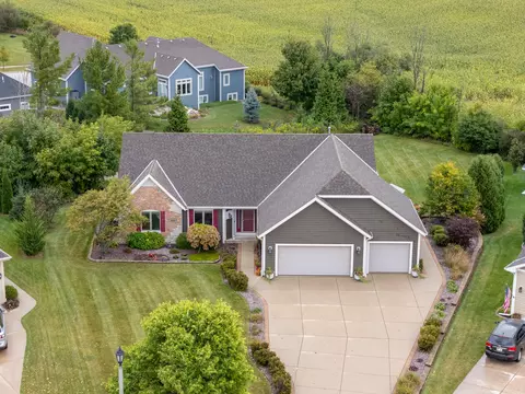 1526 Pine Cone, Port Washington, WI 53074