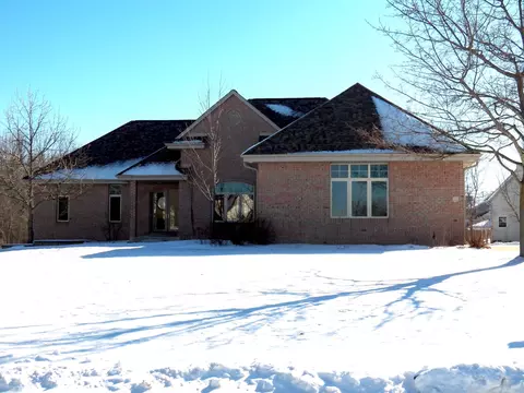 4707 W Jenna, Franklin, WI 53132