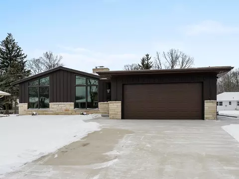 2117 Menasha, Manitowoc, WI 54220