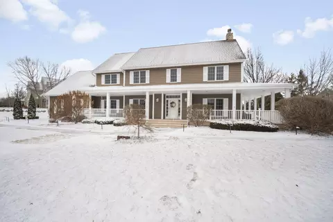 8605 S River Ter, Franklin, WI 53132