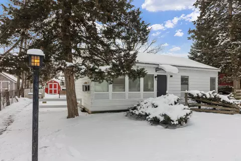742 Sheridan Spgs, Lake Geneva, WI 53147