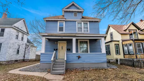 1120 6th #1120-1122, La Crosse, WI 54601