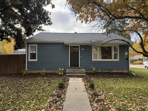 405 Coolidge, Oconomowoc, WI 53066