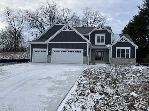 w221n3075 Greenwood, Pewaukee, WI 53186