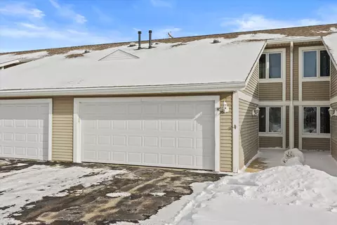 456 Hartford Square 4, Hartford, WI 53027