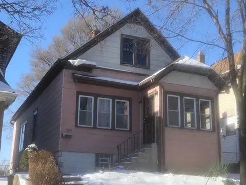 1035 S 33rd, Milwaukee, WI 53215