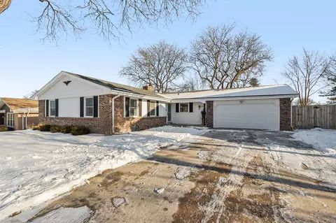 3570 S Russel, New Berlin, WI 53151
