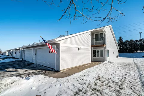 372 Hartford #6, Hartford, WI 53027