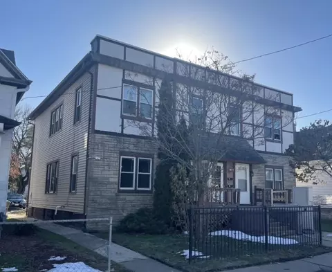 1917 61st, Kenosha, WI 53143