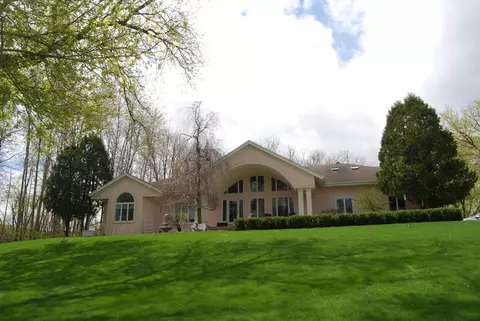 N6715 County Road I, Fredonia, WI 53021