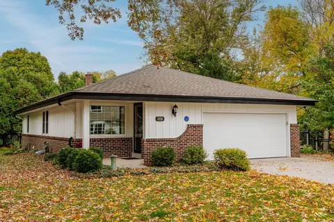 3320 N N Knl, Wauwatosa, WI 53222