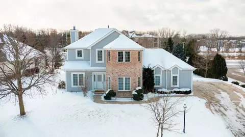 255 Lakeridge, Oconomowoc, WI 53066