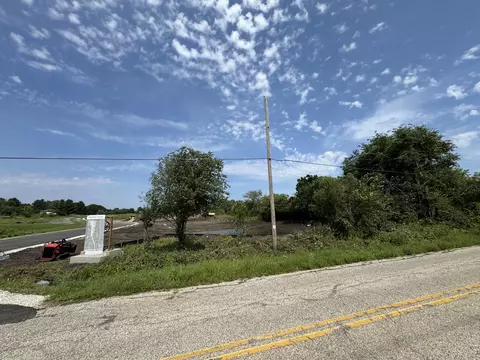 Lt2 Leo, Big Bend, WI 53103 photo 2