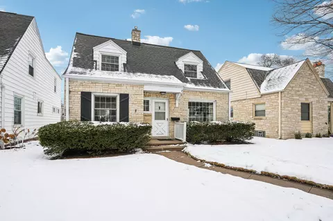 120 W Henry Clay, Whitefish Bay, WI 53217