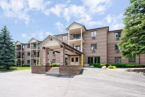 530 N Silverbrook #132, West Bend, WI 53090