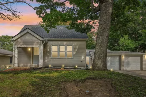 536 N 116th, Wauwatosa, WI 53226