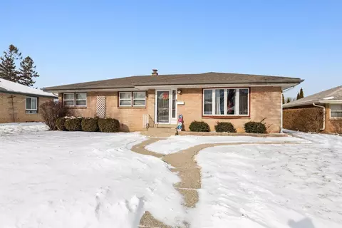 1608 W Whitaker, Milwaukee, WI 53221