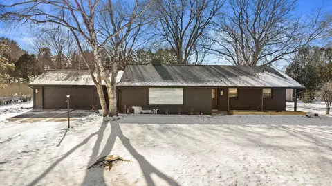 305 Sunny, Thiensville, WI 53092