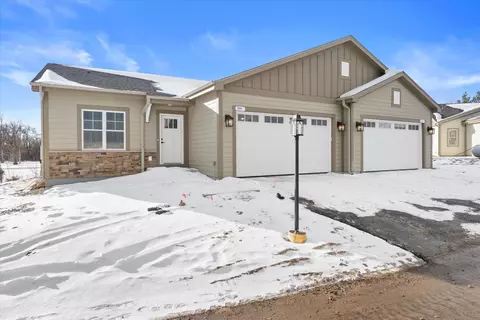 7035 Stonewood, Lannon, WI 53046