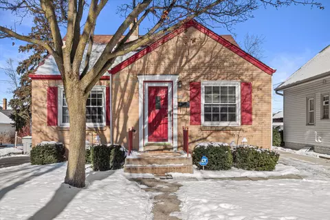 338 E Norwich, Milwaukee, WI 53207