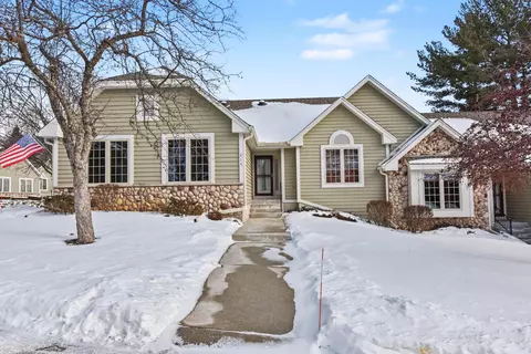 215 Endfield, Waukesha, WI 53186