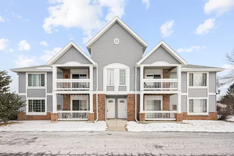 3640 E Barbara #202, Oak Creek, WI 53154
