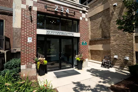 234 E Reservoir #506, Milwaukee, WI 53212