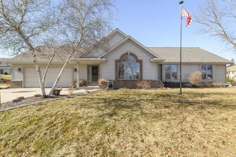 767 Alex, Pewaukee, WI 53072