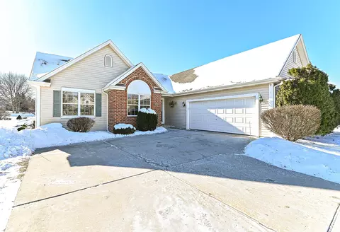 2705 Darrell, Waukesha, WI 53188