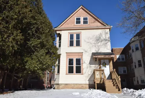 3002 W Kilbourn, Milwaukee, WI 53208