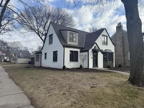 2578 N 88th, Wauwatosa, WI 53226