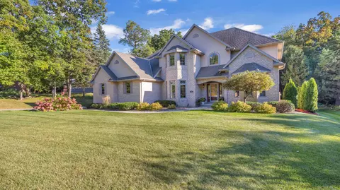 392 Ledgewood, Fond Du Lac, WI 54937