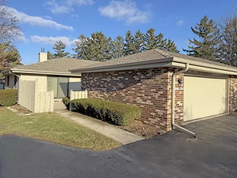 11025 N Balsam Tree #47, Mequon, WI 53092