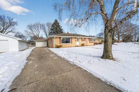532 Rose Ann, Burlington, WI 53105