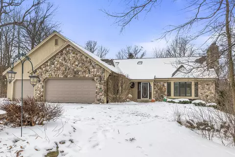 14591 W Fieldpointe, New Berlin, WI 53151