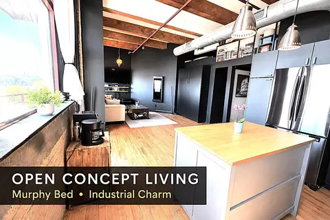 215 W Maple #307, Milwaukee, WI 53204