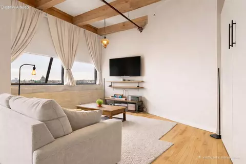 215 W Maple #307, Milwaukee, WI 53204
