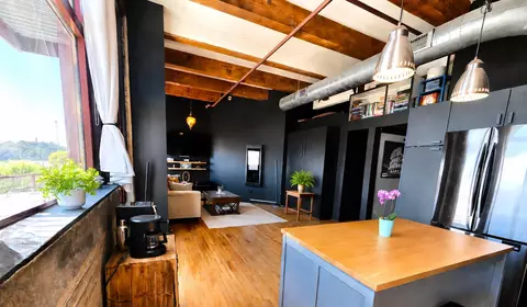 215 W Maple #307, Milwaukee, WI 53204