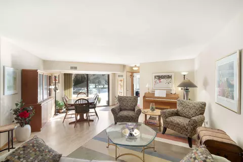 1600 W Green Tree #118, Glendale, WI 53209