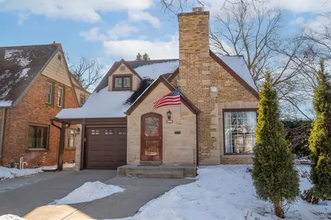 6321 W Mckinley, Wauwatosa, WI 53213