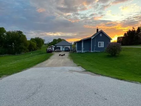 42641 County Road 12, New Hartford, MN 55925