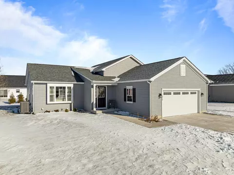 310 Phillips, Walworth, WI 53184