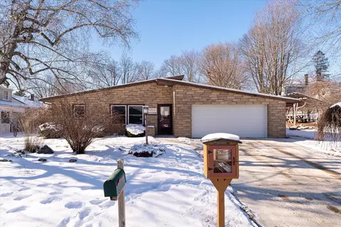 414 S East, Viroqua, WI 54665